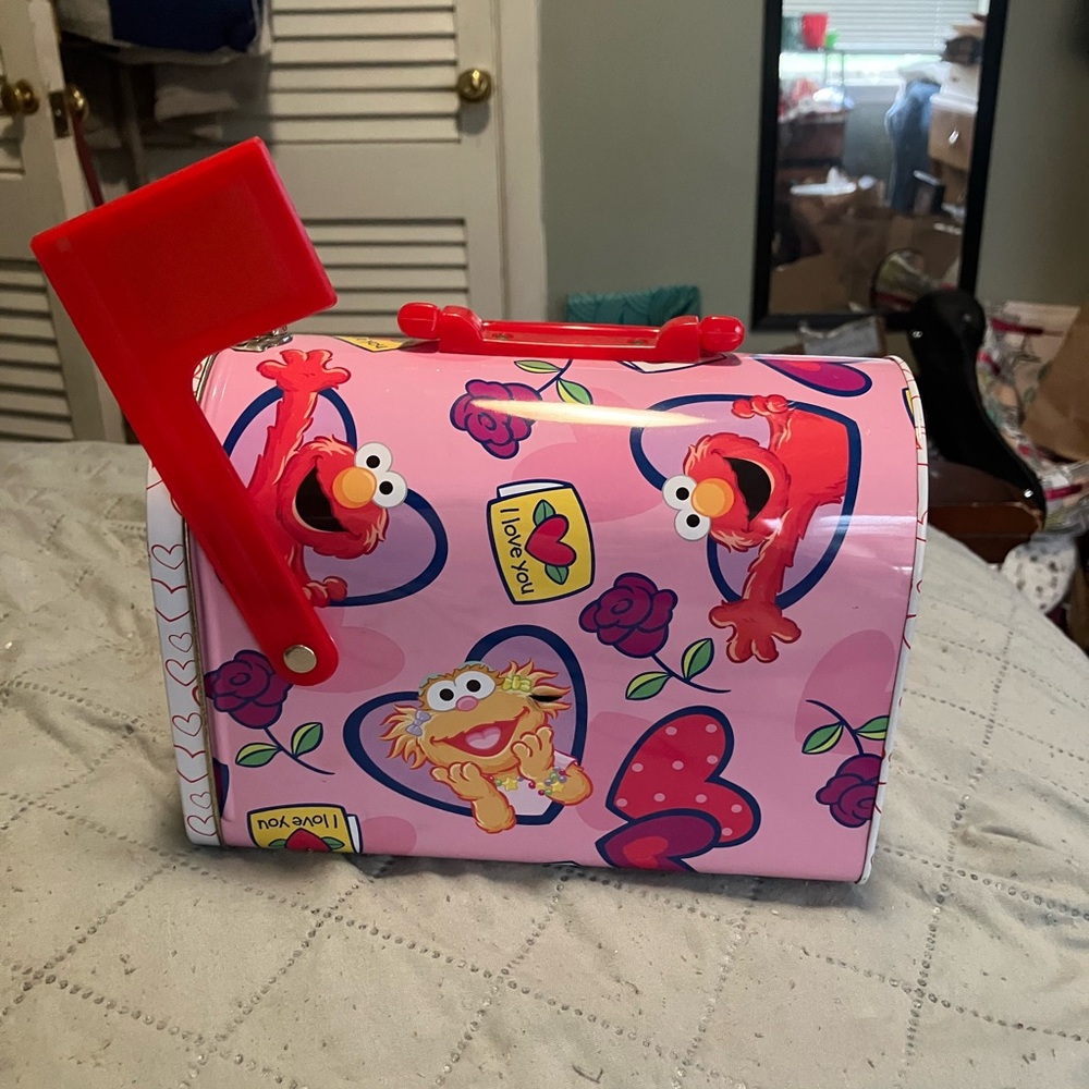 Sesame Street Mail/Lunchbox - Picture 3 of 9
